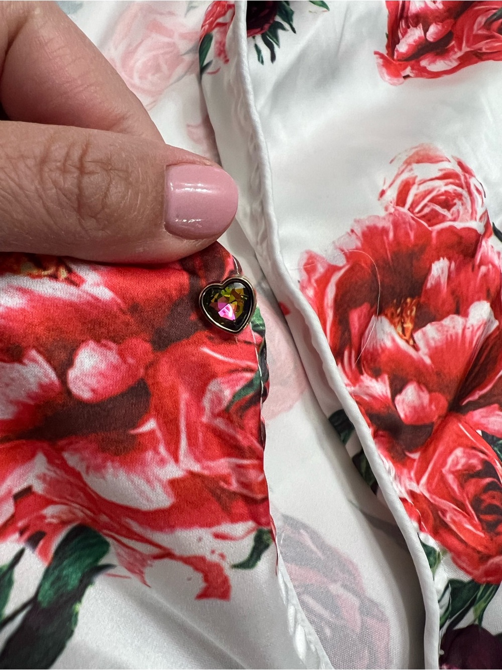 Lola + the boys women’s Floral Satin Pajama Top & pants Set - Red Rose Print - Picture 3 of 3